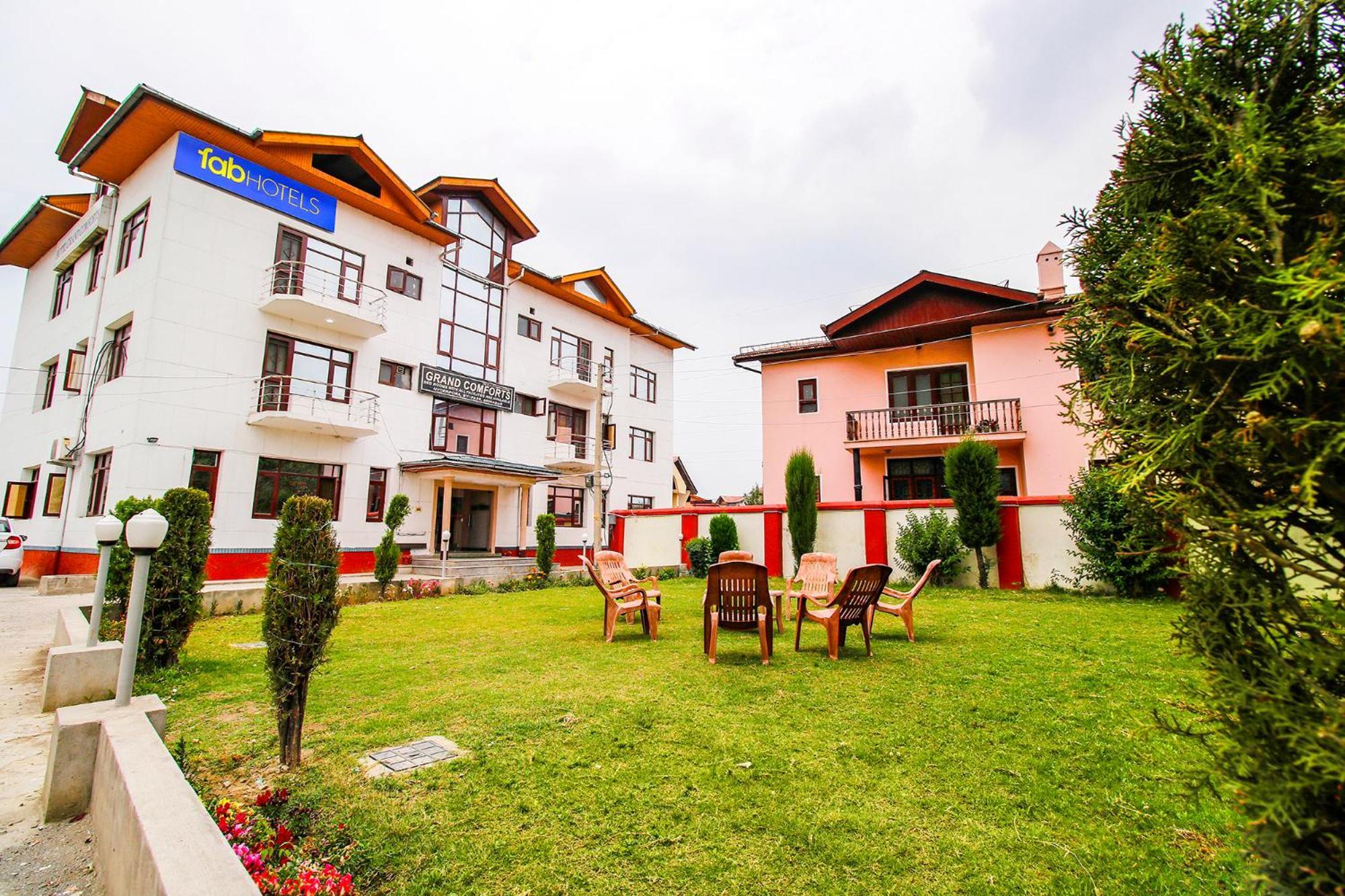 Fabhotel Grand Comforts Haidarpur エクステリア 写真