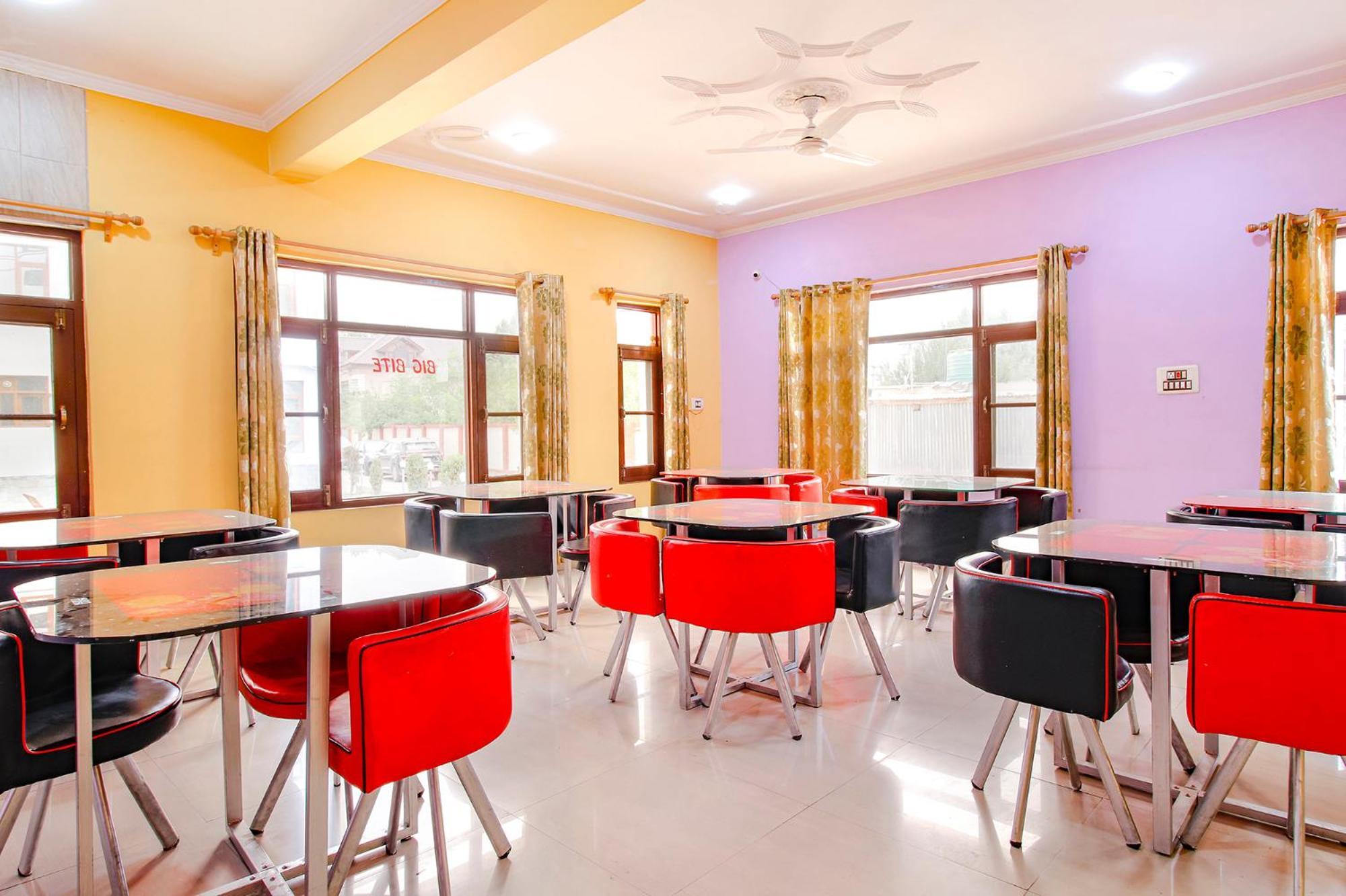 Fabhotel Grand Comforts Haidarpur エクステリア 写真